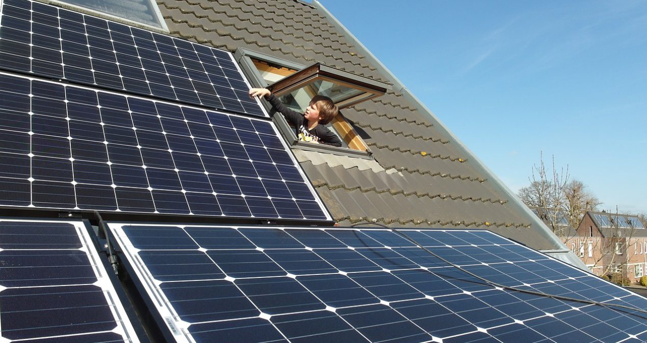 ¿Vale la pena invertir en paneles solares para una casa promedio?
